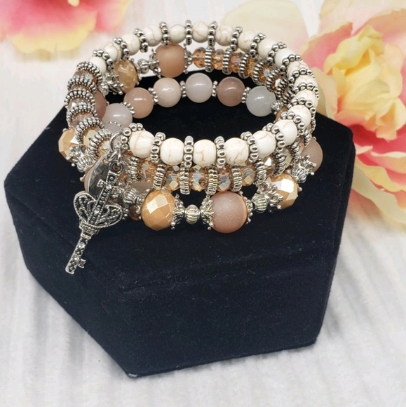 Champagne Wishes Memory Wrap Bead Bracelet with Marcasite Key Charm - Picture 6 of 11